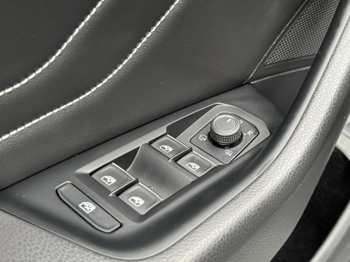 GTE 218PK DSG HYBRID BUSINESS SPORT ALCANTARA/CAMERA/NAVI/IQ-LIGHT