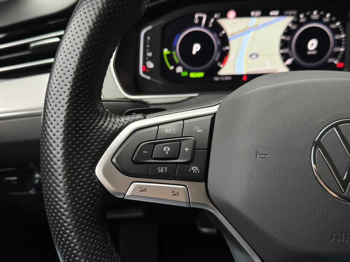 GTE 218PK DSG HYBRID BUSINESS SPORT ALCANTARA/CAMERA/NAVI/IQ-LIGHT