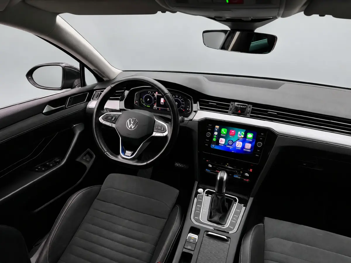 GTE 218PK DSG HYBRID BUSINESS SPORT ALCANTARA/CAMERA/NAVI/IQ-LIGHT