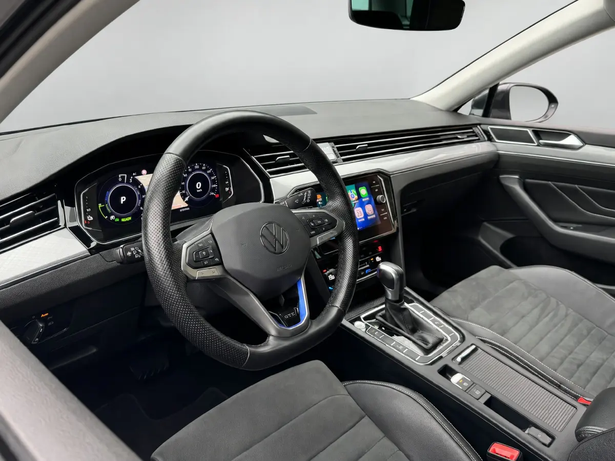 GTE 218PK DSG HYBRID BUSINESS SPORT ALCANTARA/CAMERA/NAVI/IQ-LIGHT