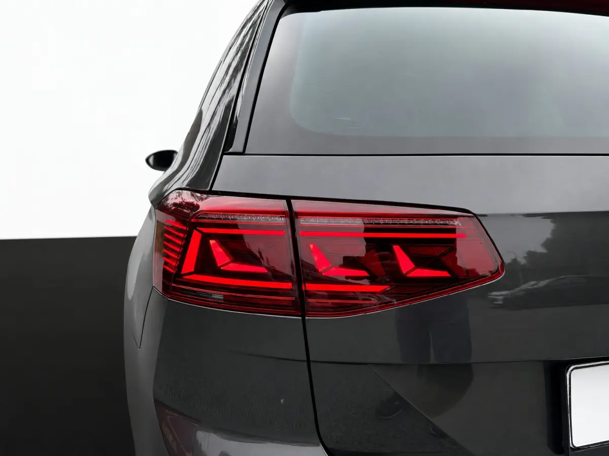 GTE 218PK DSG HYBRID BUSINESS SPORT ALCANTARA/CAMERA/NAVI/IQ-LIGHT