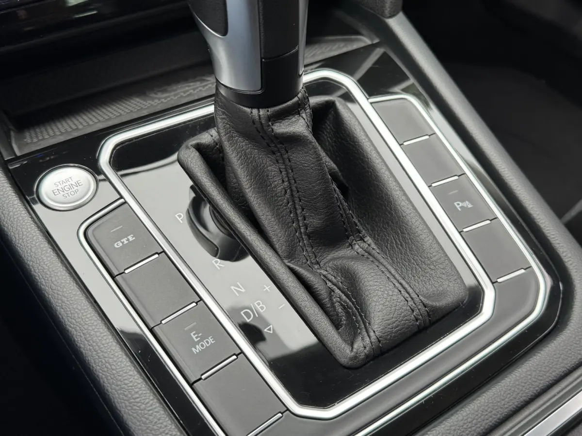 GTE 218PK DSG HYBRID BUSINESS SPORT ALCANTARA/CAMERA/NAVI/IQ-LIGHT