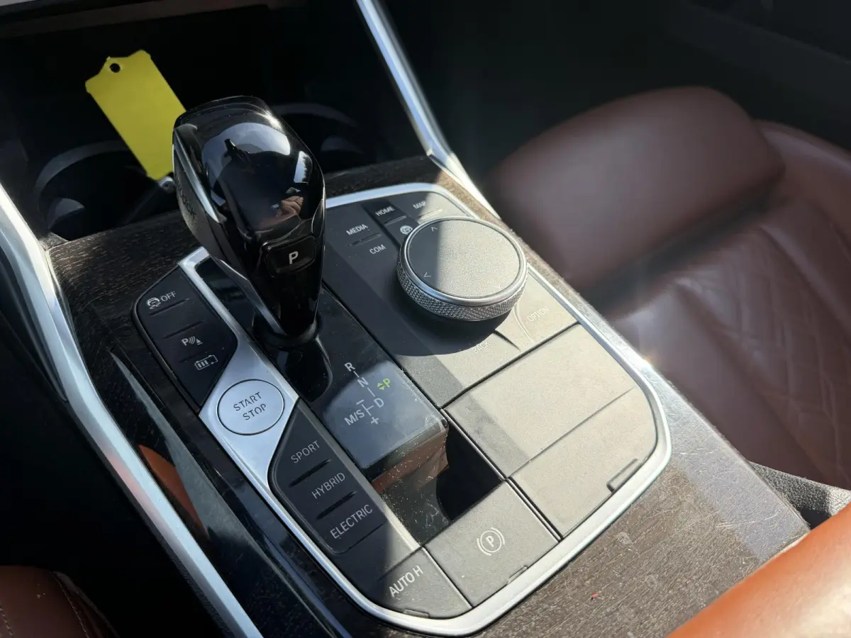 330e High Executive | Camera | Navigatie | Memory Stoelen | Lederen Bekleding | Stoelverwarming |