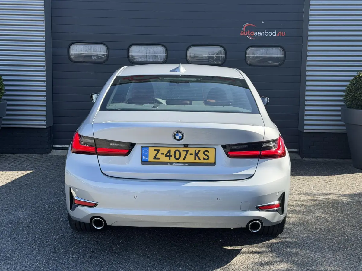 330e High Executive | Camera | Navigatie | Memory Stoelen | Lederen Bekleding | Stoelverwarming |