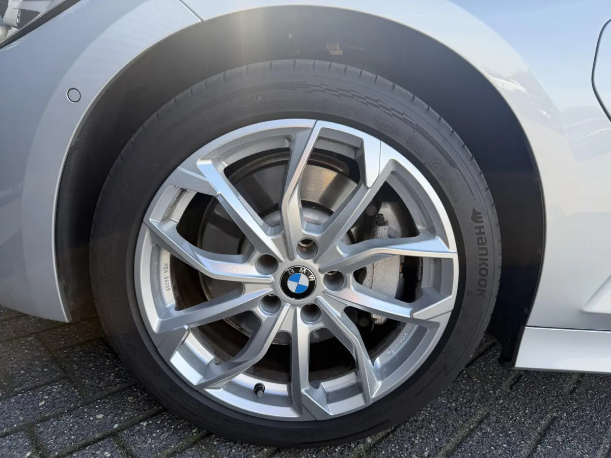 330e High Executive | Camera | Navigatie | Memory Stoelen | Lederen Bekleding | Stoelverwarming |