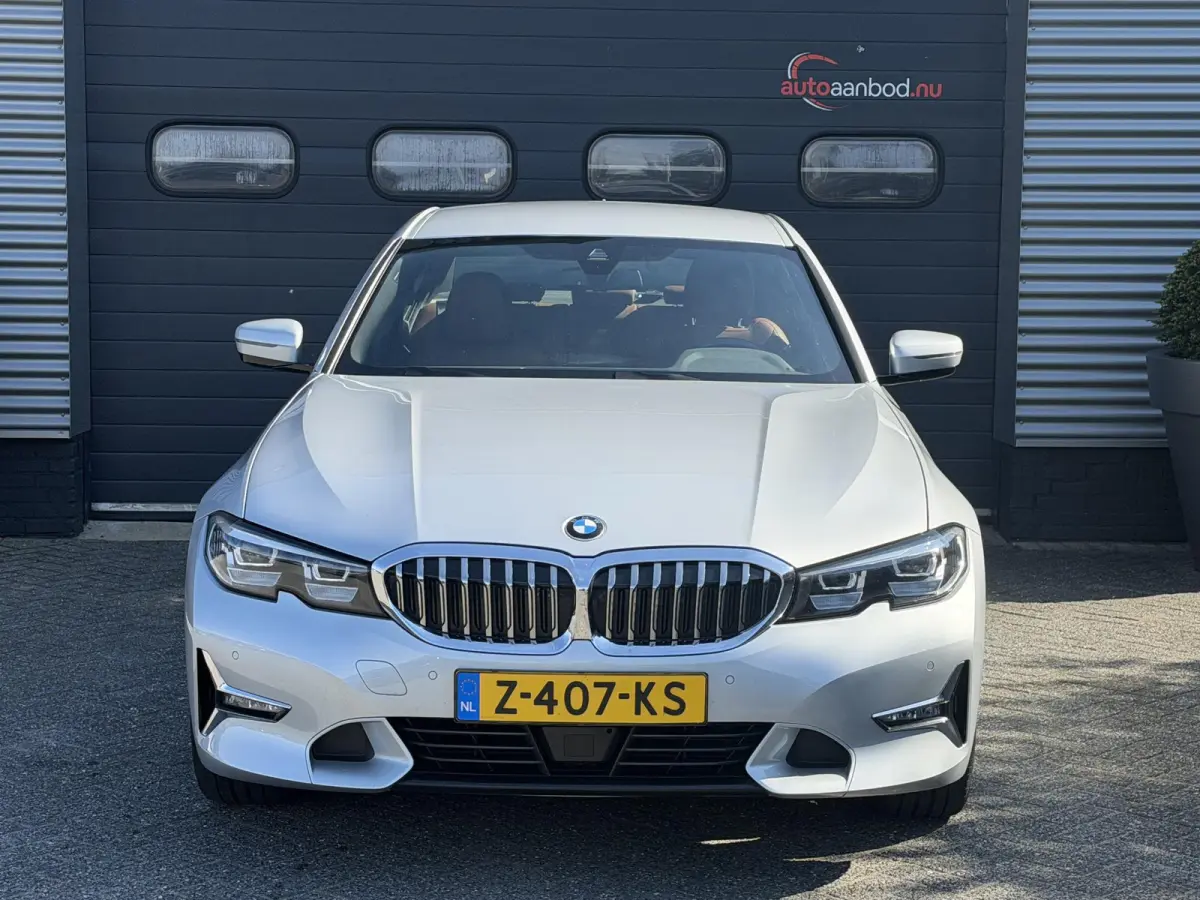 330e High Executive | Camera | Navigatie | Memory Stoelen | Lederen Bekleding | Stoelverwarming |