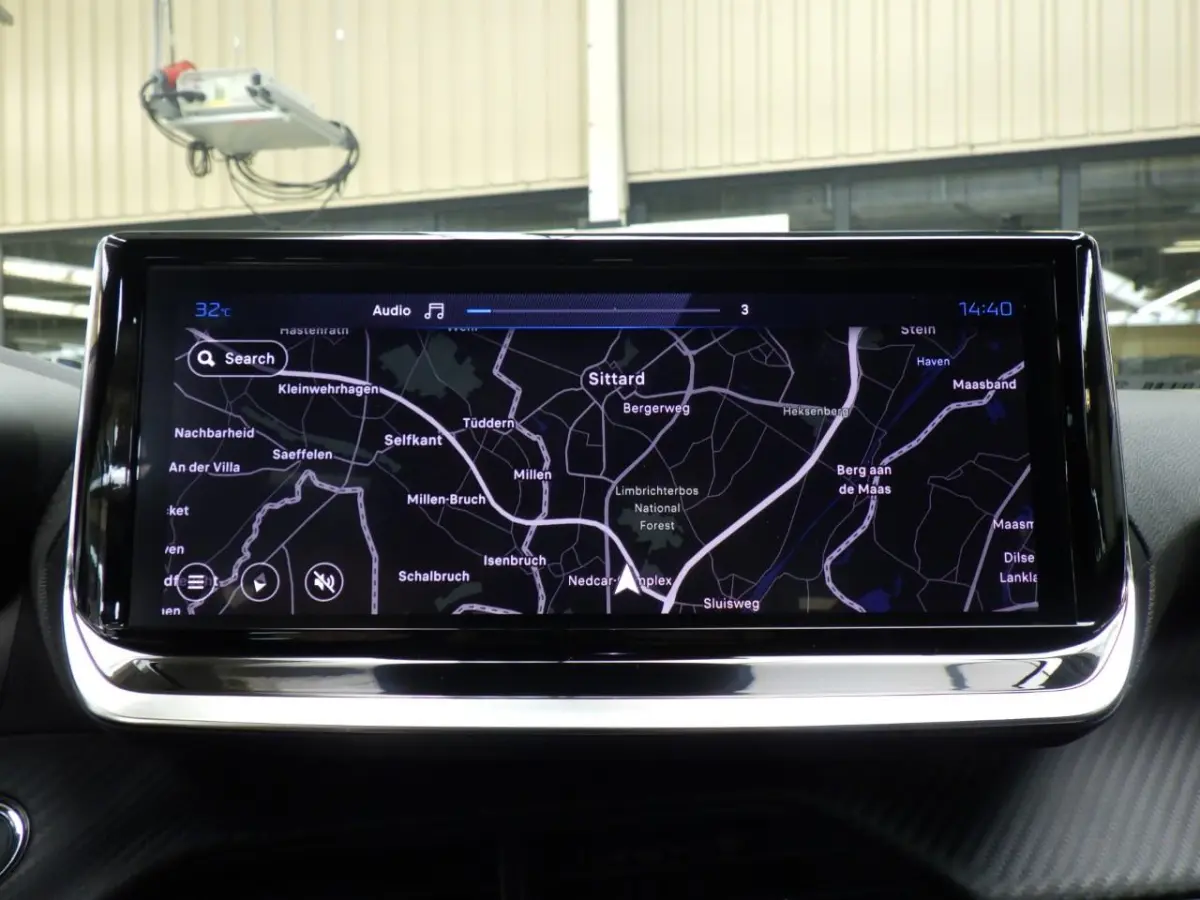 1.2 Hybrid 145 Allure | Adap. cruise C. | 360 Camera | KeyLess | CarPlay | PDC V&A | Clima | 17" LMV | Adap. cruise C. | 360 Camera | KeyLess | CarPlay | PDC V&A | Clima | 17" LMV
