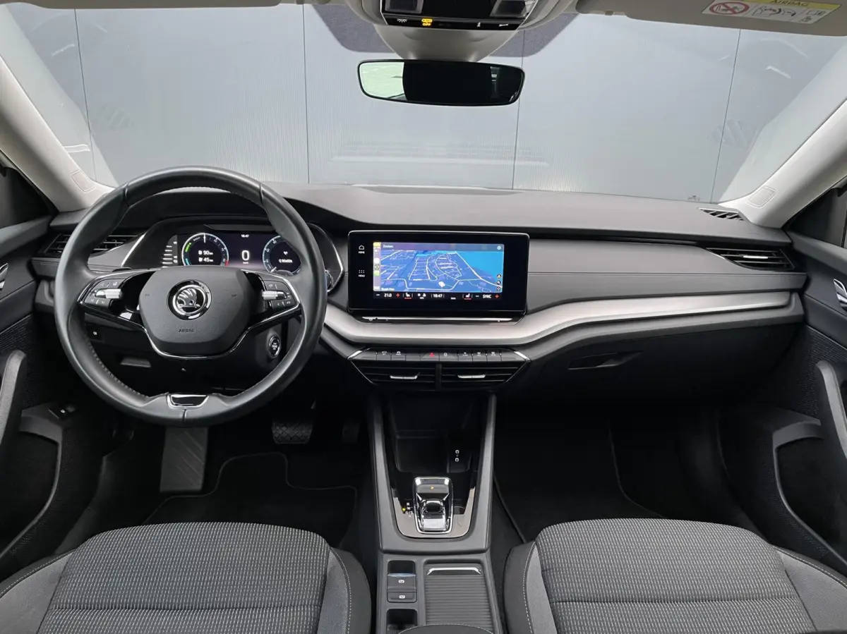 1.4 TSI iV PHEV Business Carplay LED Stoel- Stuurwielverwarming PDC DAB