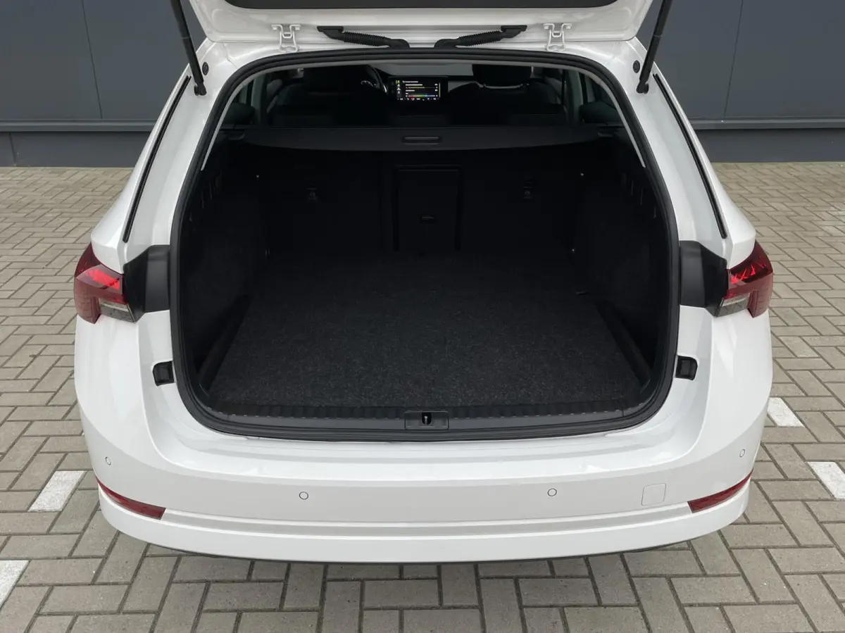 1.4 TSI iV PHEV Business Carplay LED Stoel- Stuurwielverwarming PDC DAB