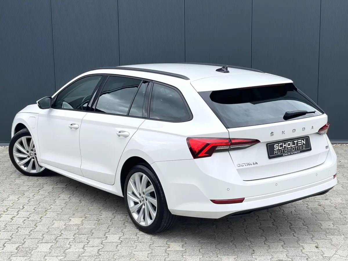 1.4 TSI iV PHEV Business Carplay LED Stoel- Stuurwielverwarming PDC DAB
