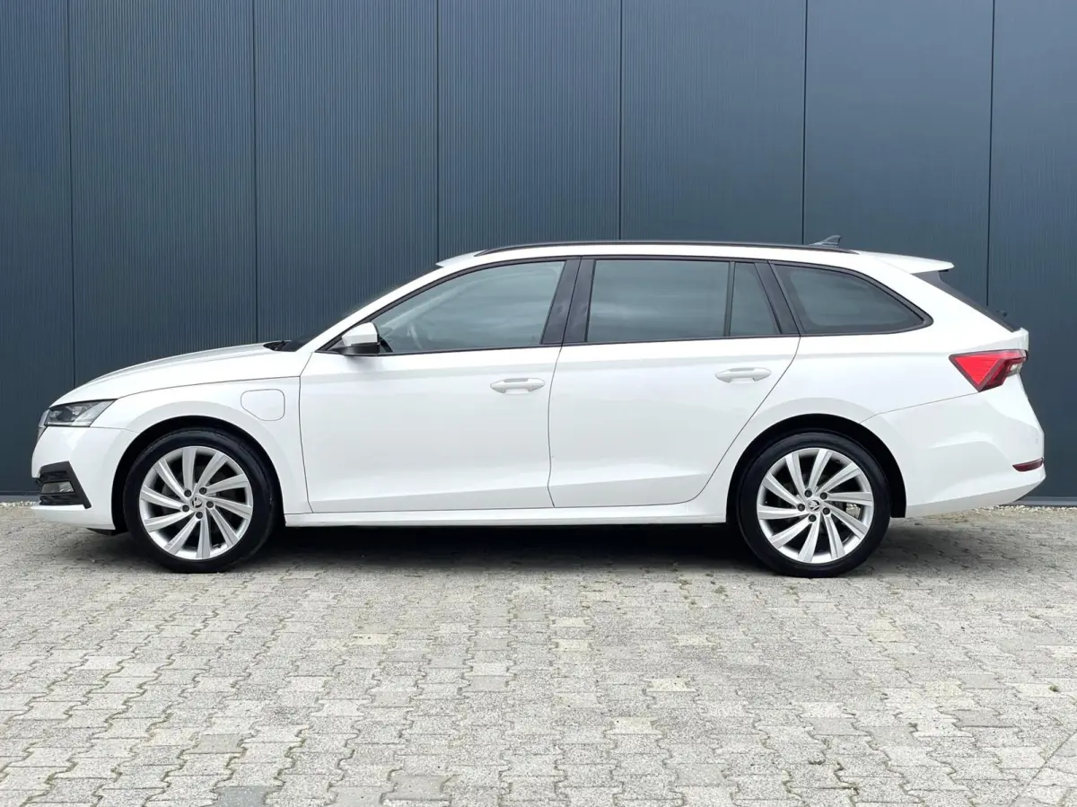1.4 TSI iV PHEV Business Carplay LED Stoel- Stuurwielverwarming PDC DAB