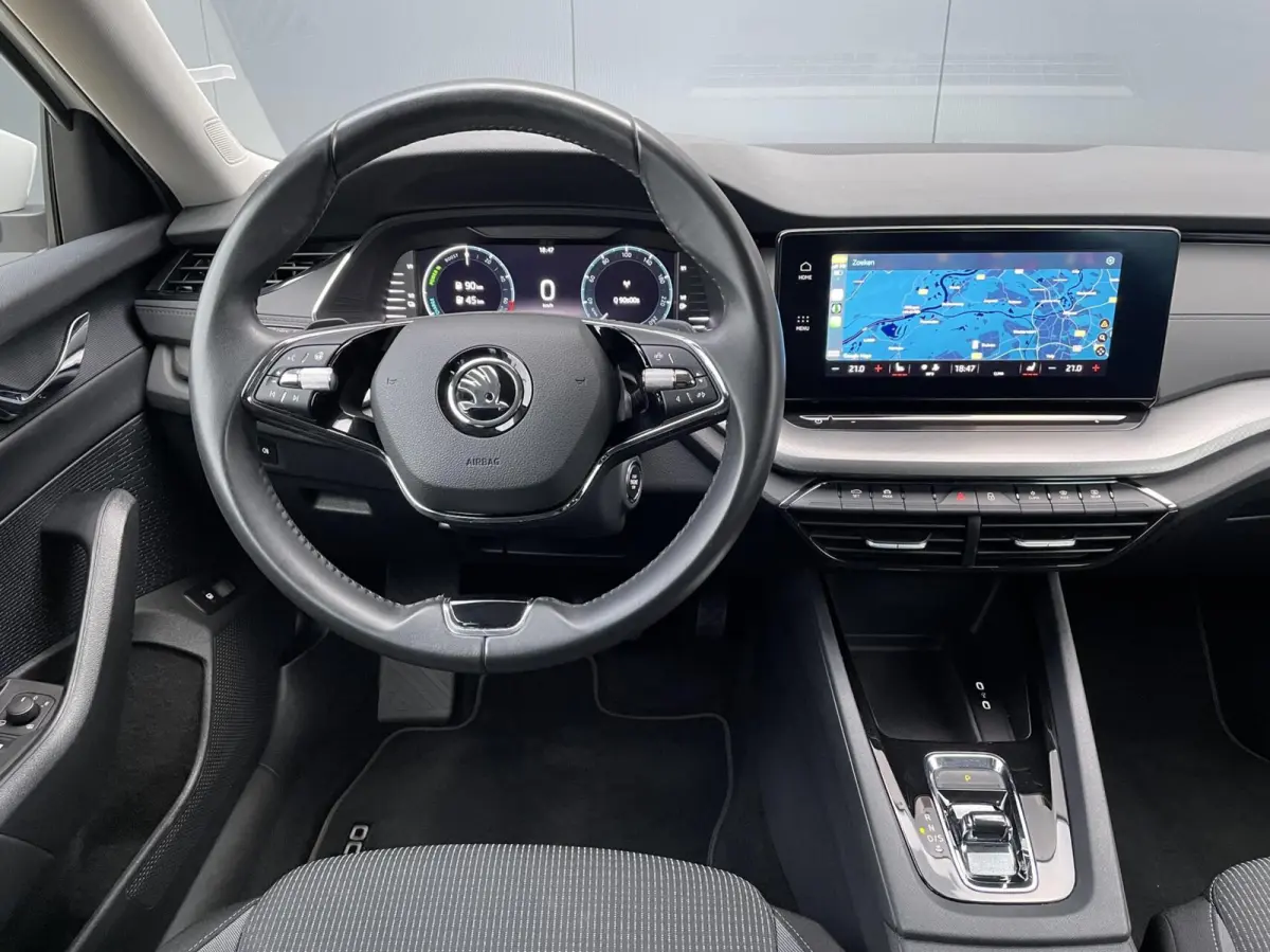 1.4 TSI iV PHEV Business Carplay LED Stoel- Stuurwielverwarming PDC DAB