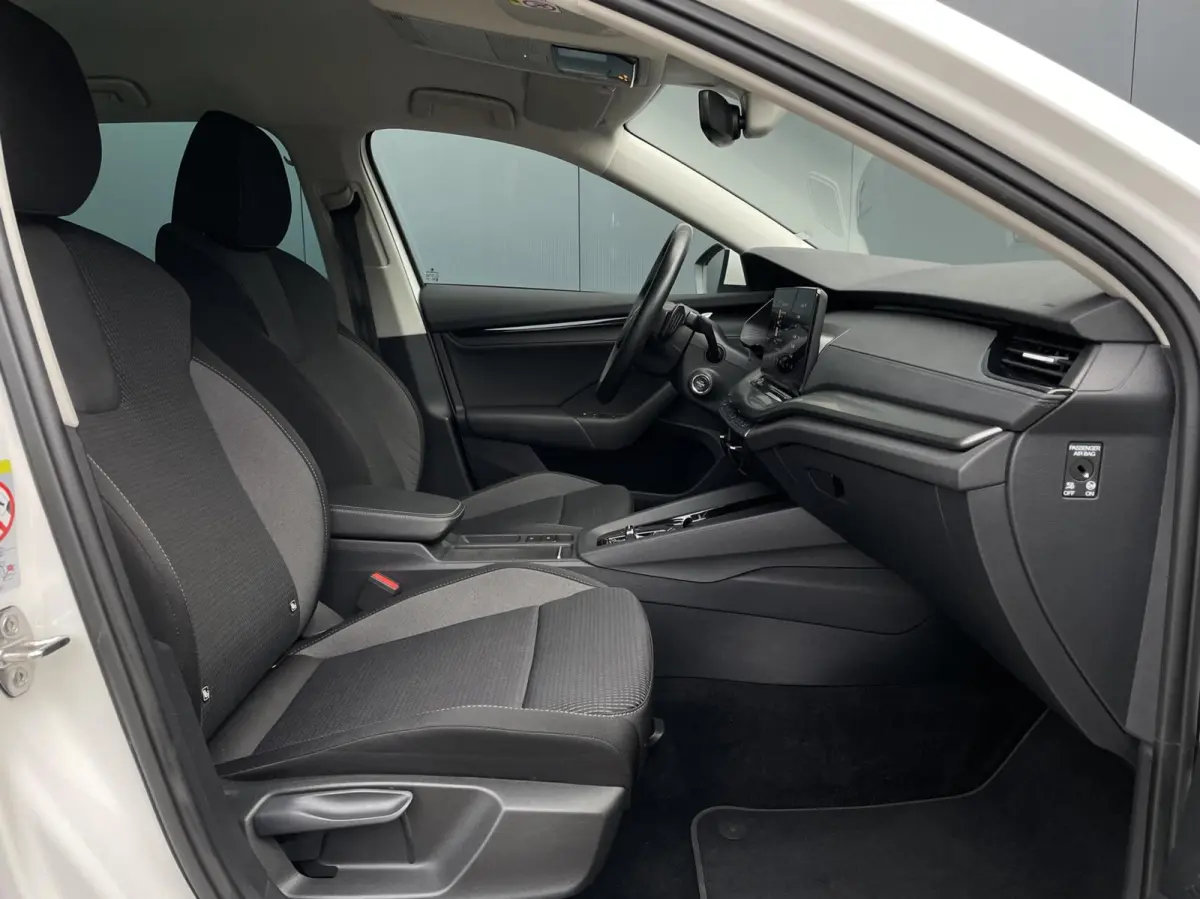1.4 TSI iV PHEV Business Carplay LED Stoel- Stuurwielverwarming PDC DAB