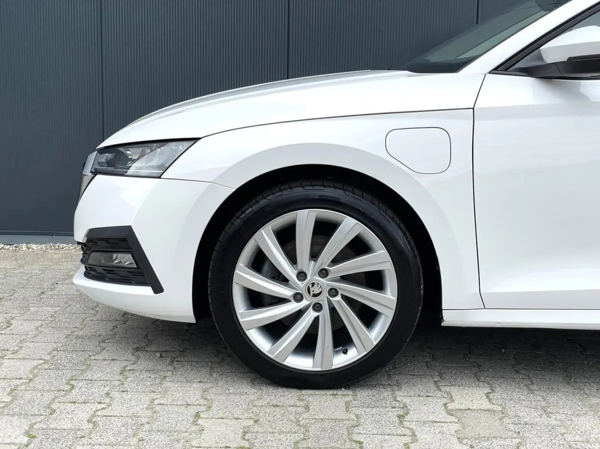 1.4 TSI iV PHEV Business Carplay LED Stoel- Stuurwielverwarming PDC DAB