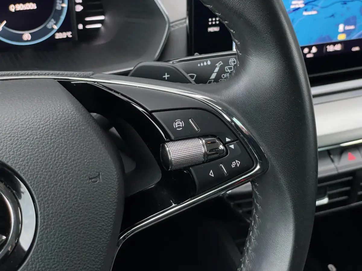 1.4 TSI iV PHEV Business Carplay LED Stoel- Stuurwielverwarming PDC DAB