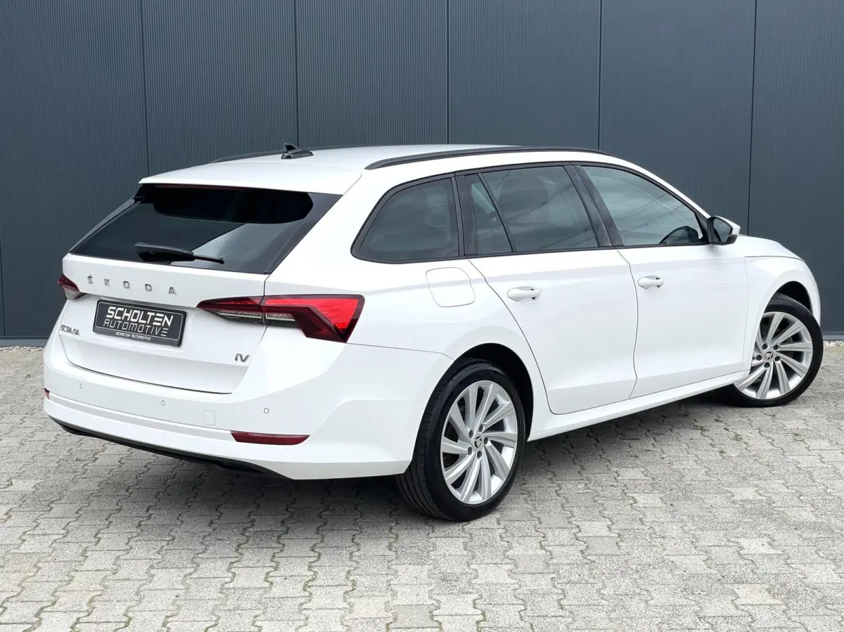 1.4 TSI iV PHEV Business Carplay LED Stoel- Stuurwielverwarming PDC DAB