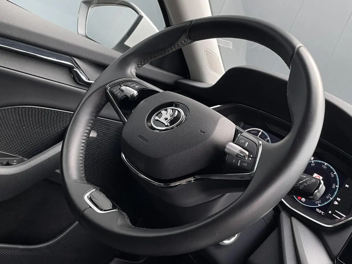 1.4 TSI iV PHEV Business Carplay LED Stoel- Stuurwielverwarming PDC DAB