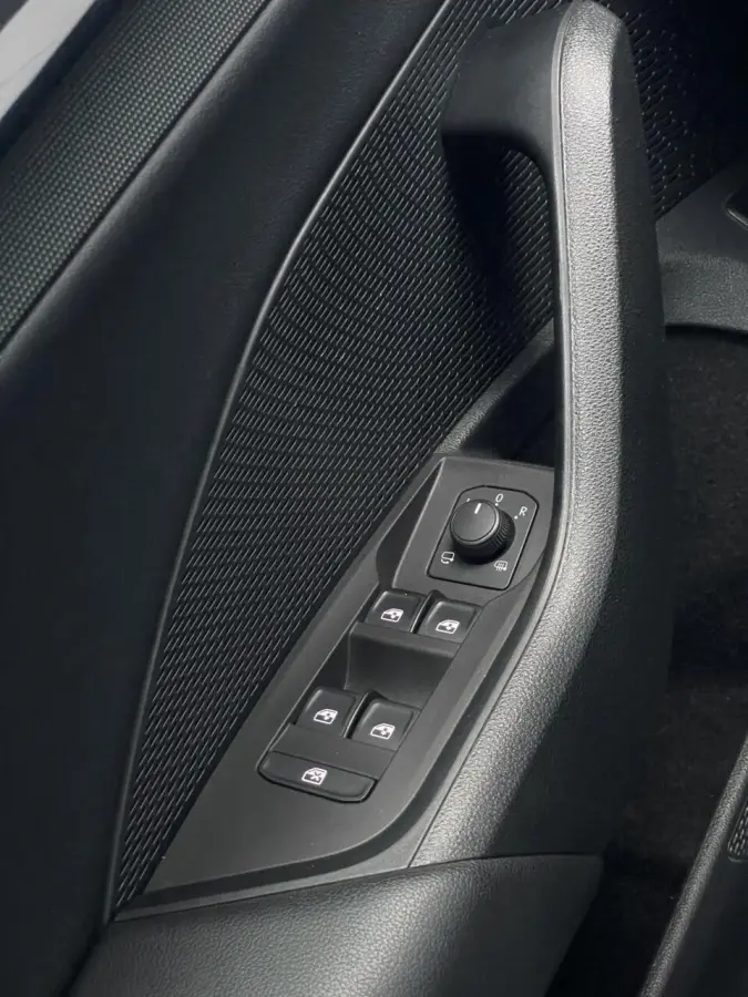 1.4 TSI iV PHEV Business Carplay LED Stoel- Stuurwielverwarming PDC DAB