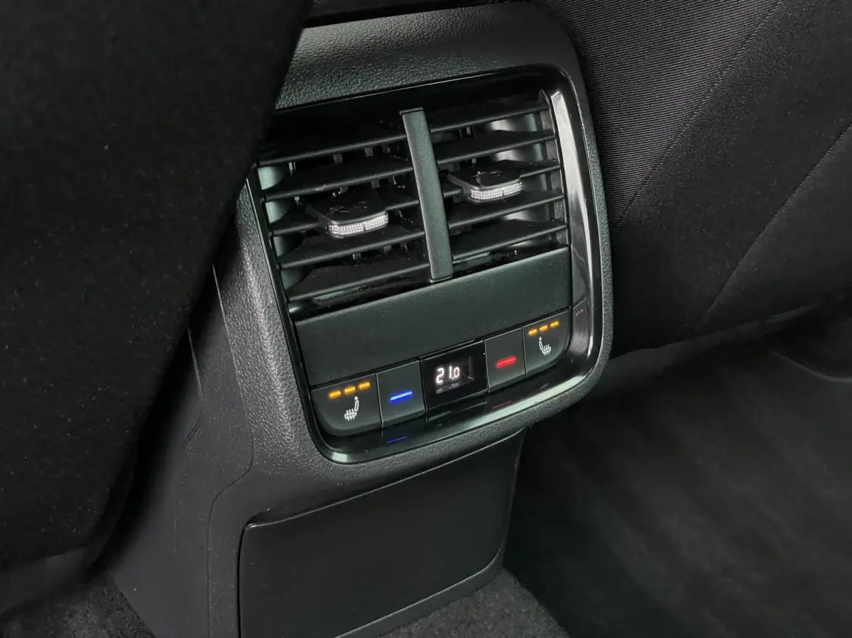 1.4 TSI iV PHEV Business Carplay LED Stoel- Stuurwielverwarming PDC DAB