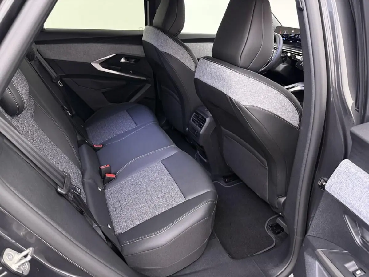 1.6 plug-in Hybrid 195 Allure /Cam/Cruise/SOH 99.4 /Clima/Apple Carplay/Android Auto/Navi