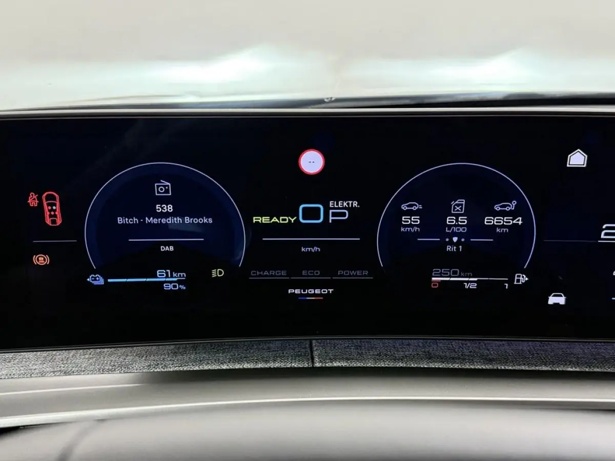 1.6 plug-in Hybrid 195 Allure /Cam/Cruise/SOH 99.4 /Clima/Apple Carplay/Android Auto/Navi