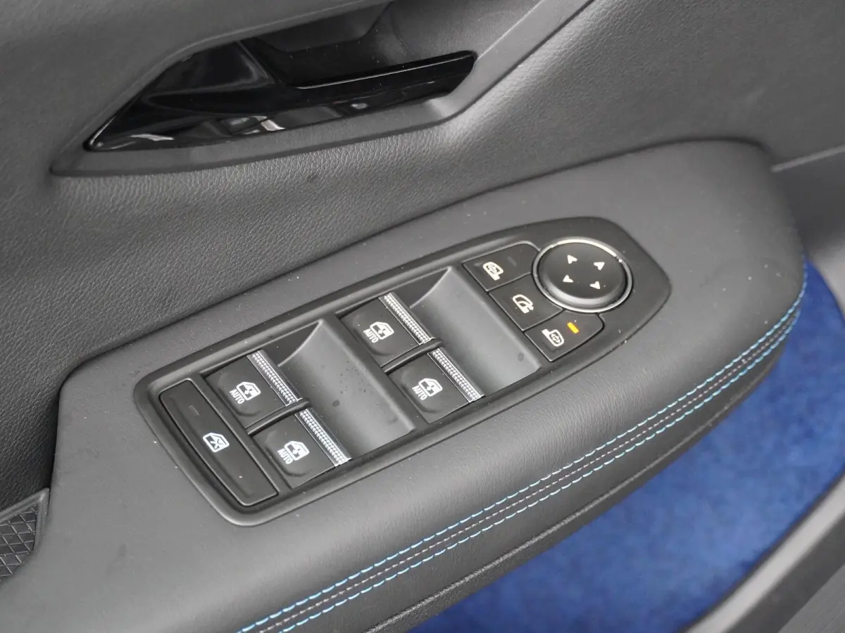esprit Alpine 220 pk long range | pack advanced driving assist & augmented vision | pack light & sound |