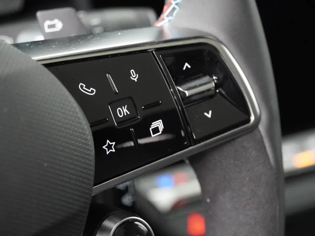 esprit Alpine 220 pk long range | pack advanced driving assist & augmented vision | pack light & sound |