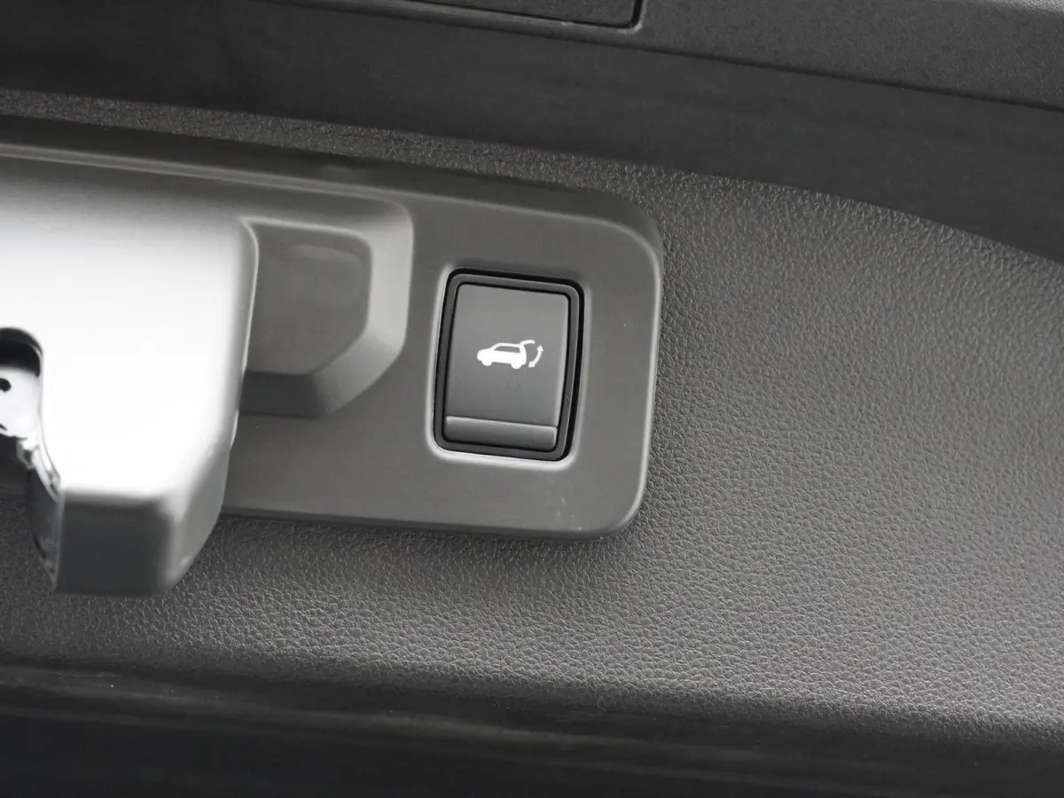esprit Alpine 220 pk long range | pack advanced driving assist & augmented vision | pack light & sound |