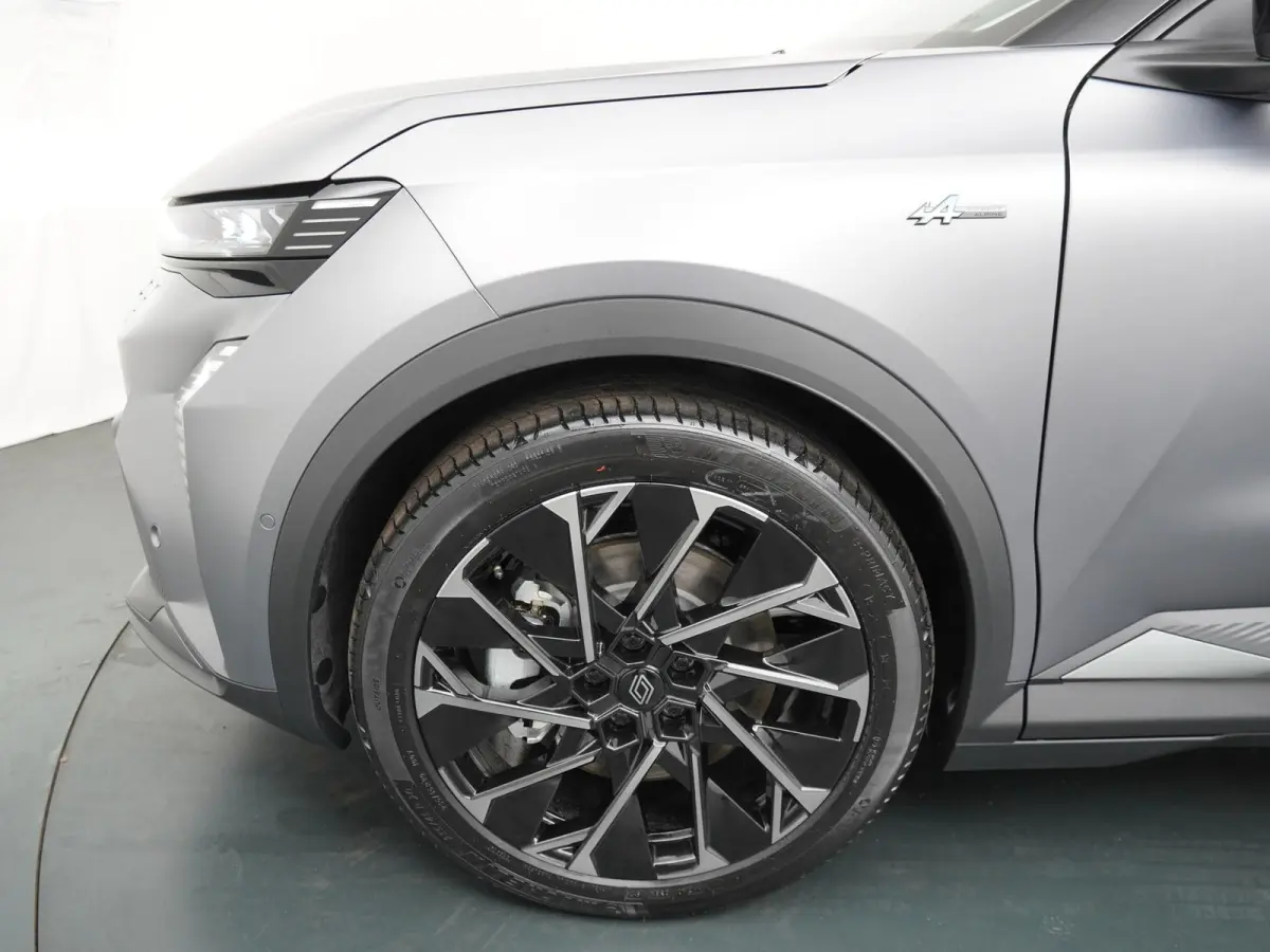 esprit Alpine 220 pk long range | pack advanced driving assist & augmented vision | pack light & sound |