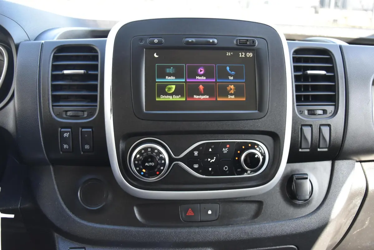 bestel 2.0 dCi 145 Pk L2H1 Aut DC Clima Navi PDC Led