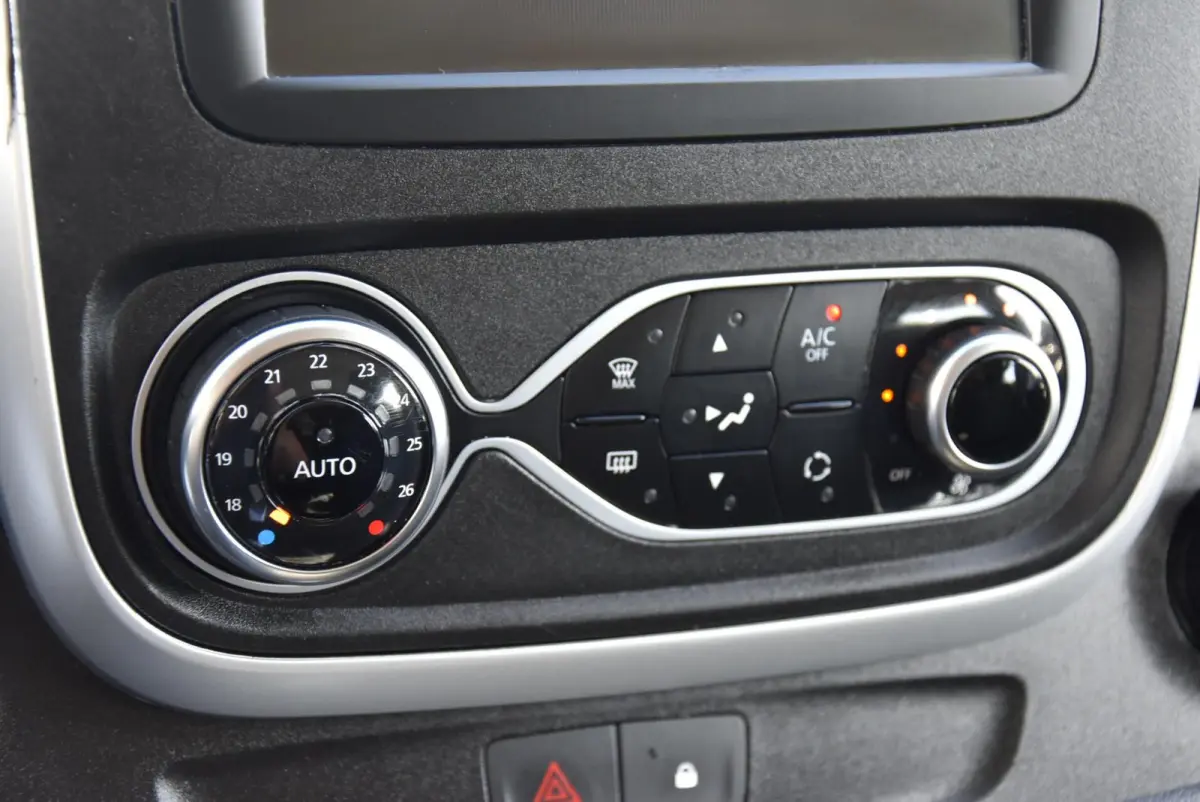 bestel 2.0 dCi 145 Pk L2H1 Aut DC Clima Navi PDC Led
