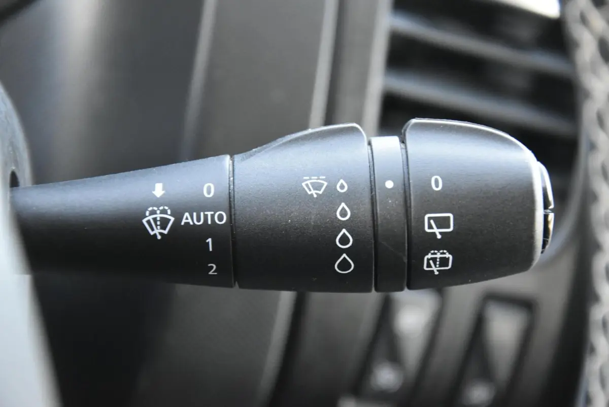 bestel 2.0 dCi 145 Pk L2H1 Aut DC Clima Navi PDC Led