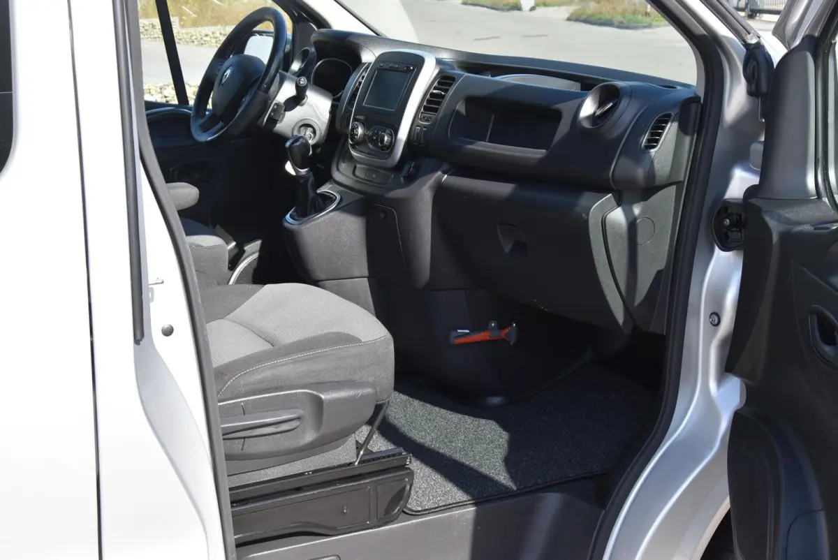 bestel 2.0 dCi 145 Pk L2H1 Aut DC Clima Navi PDC Led