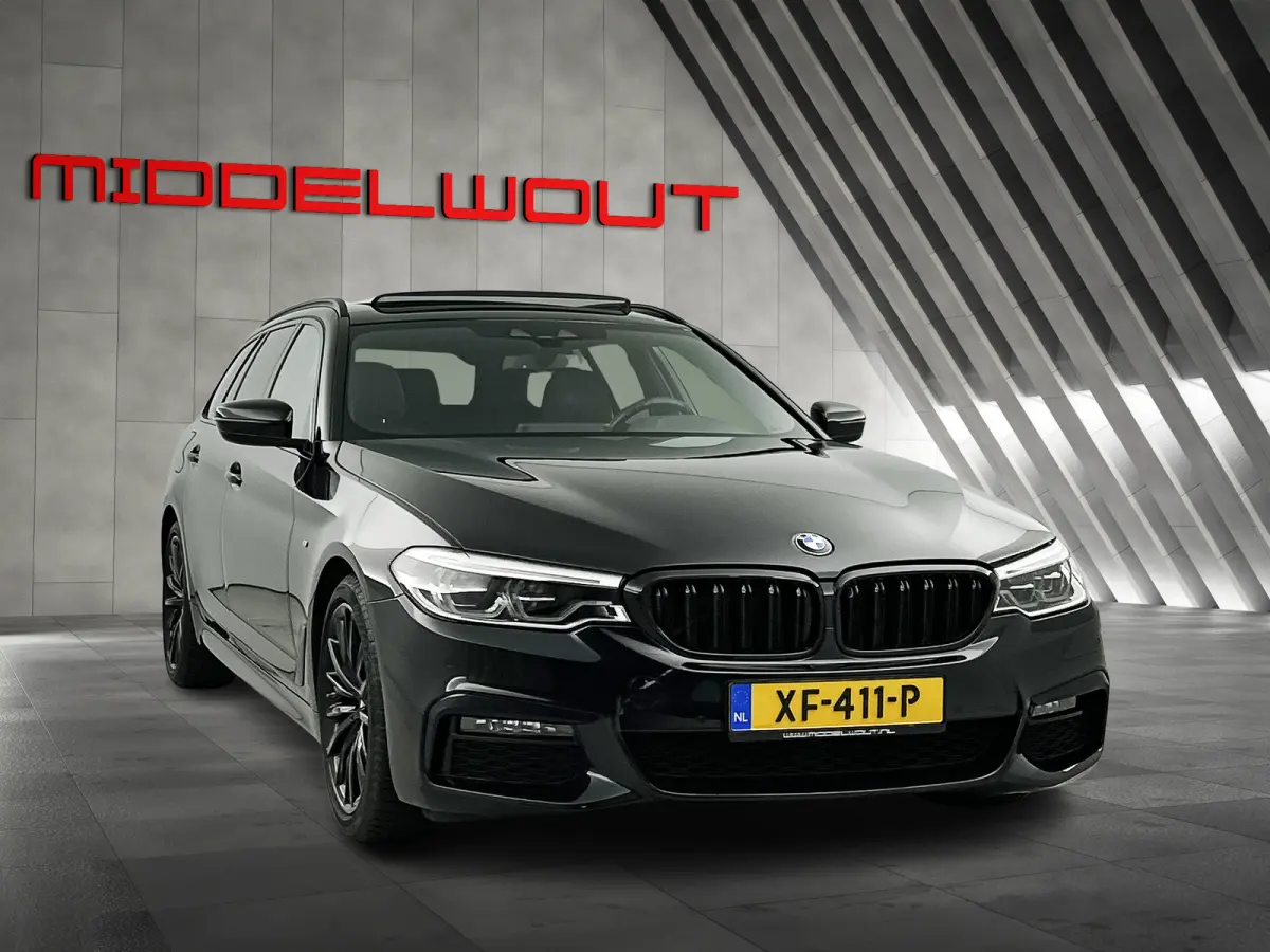 520i High Exe. M-Sport Pano-dak/Leder/Camera/Keyless Entry