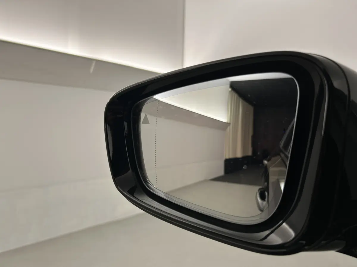 520i High Exe. M-Sport Pano-dak/Leder/Camera/Keyless Entry