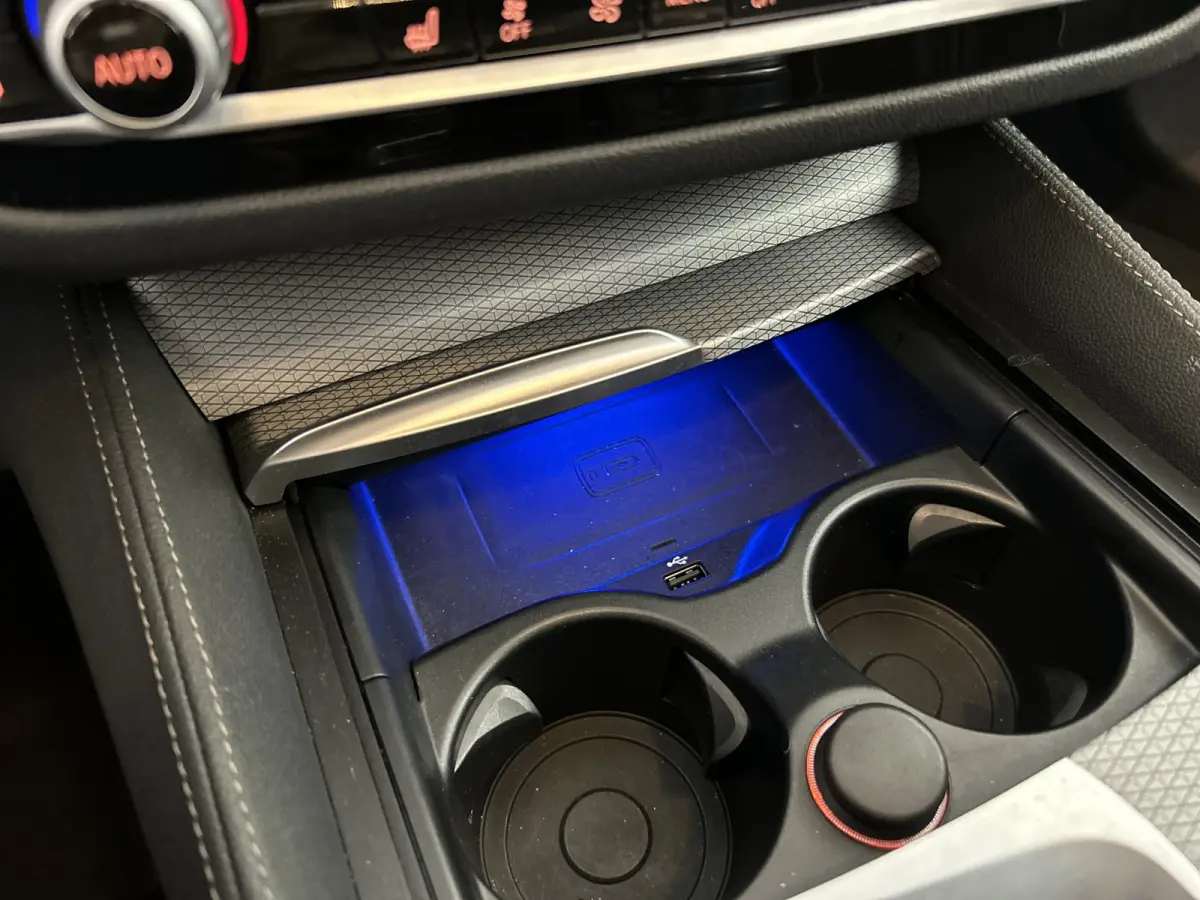 520i High Exe. M-Sport Pano-dak/Leder/Camera/Keyless Entry