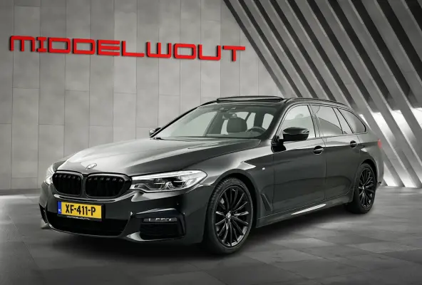 520i High Exe. M-Sport Pano-dak/Leder/Camera/Keyless Entry