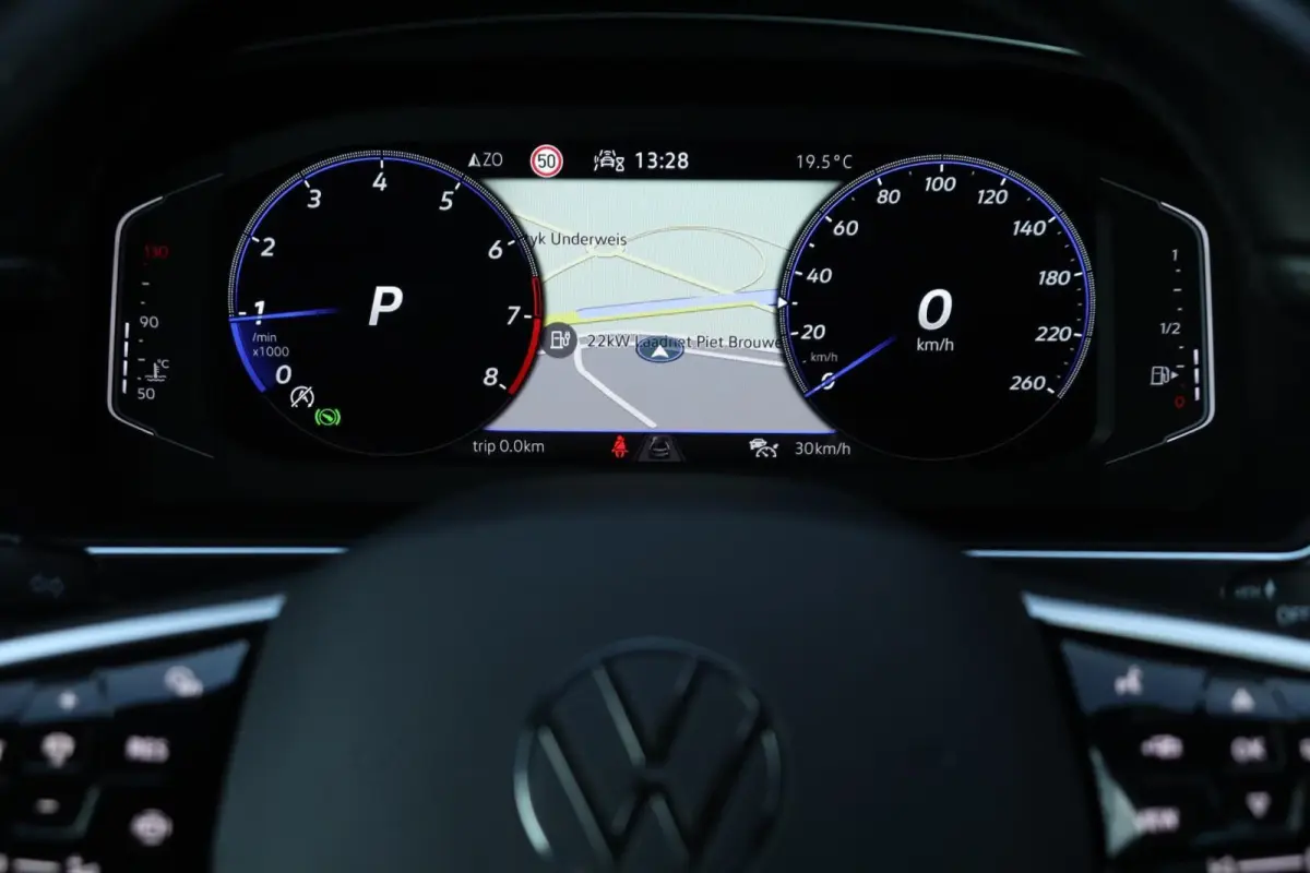 1.5 TSI / 2x R-Line / Virtual Cockpit / 150PK / Camera / Matrix LED / Keyless / 20"!