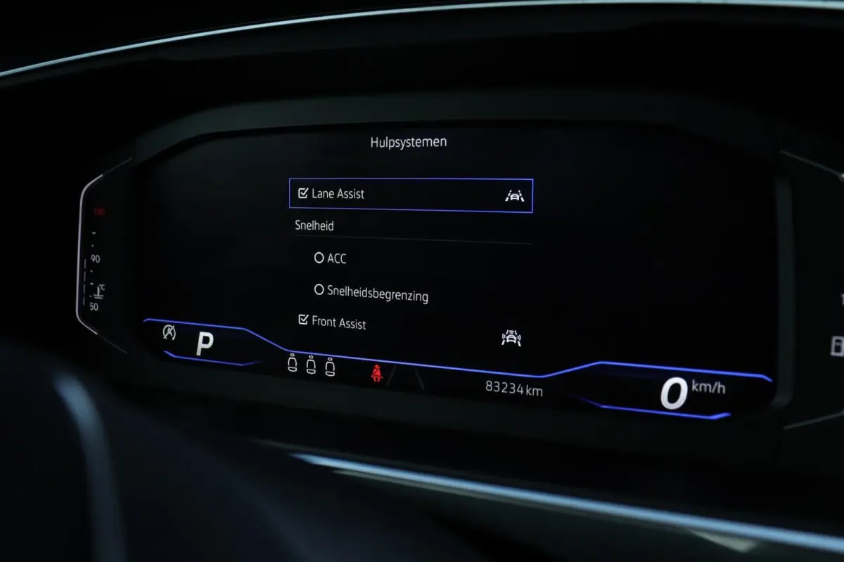 1.5 TSI / 2x R-Line / Virtual Cockpit / 150PK / Camera / Matrix LED / Keyless / 20"!