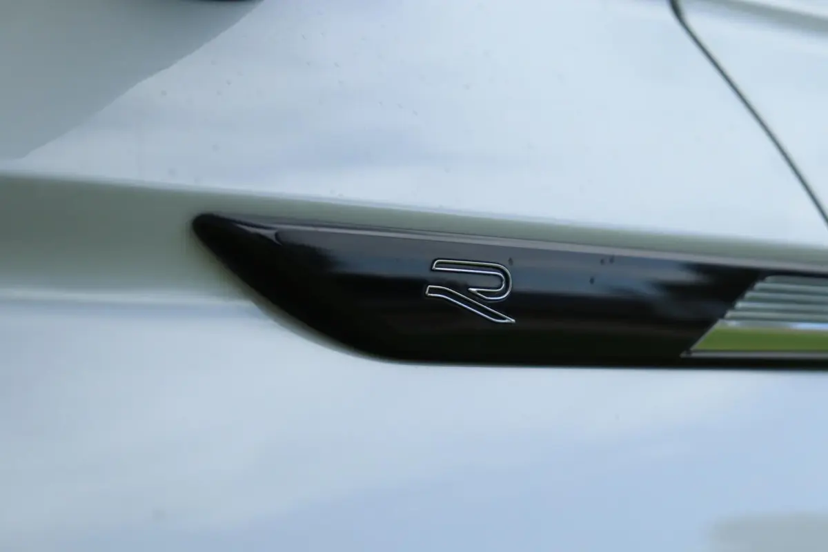 1.5 TSI / 2x R-Line / Virtual Cockpit / 150PK / Camera / Matrix LED / Keyless / 20"!