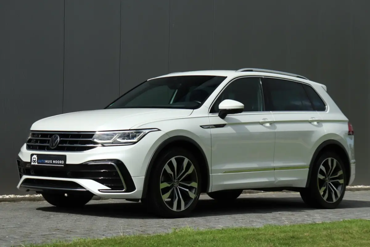 1.5 TSI / 2x R-Line / Virtual Cockpit / 150PK / Camera / Matrix LED / Keyless / 20"!