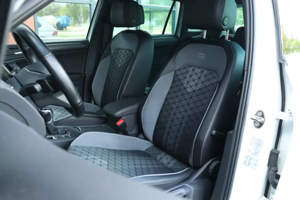 1.5 TSI / 2x R-Line / Virtual Cockpit / 150PK / Camera / Matrix LED / Keyless / 20"!
