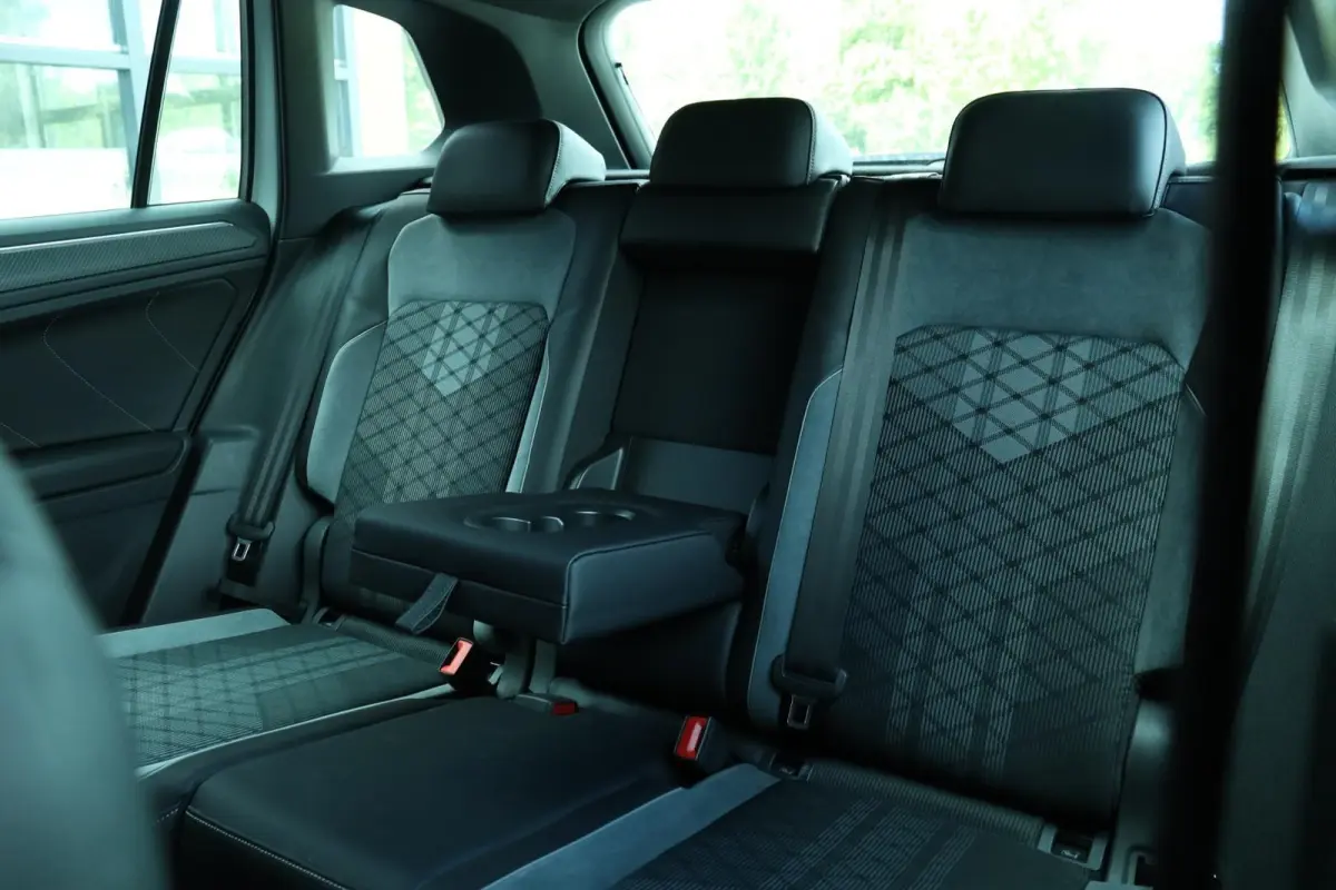 1.5 TSI / 2x R-Line / Virtual Cockpit / 150PK / Camera / Matrix LED / Keyless / 20"!