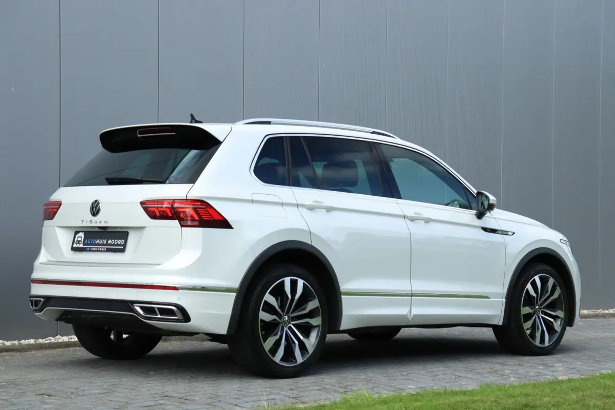 1.5 TSI / 2x R-Line / Virtual Cockpit / 150PK / Camera / Matrix LED / Keyless / 20"!