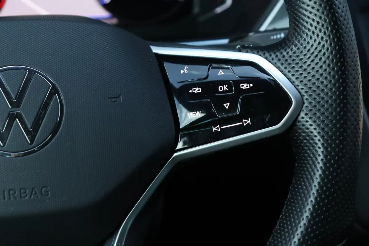 1.5 TSI / 2x R-Line / Virtual Cockpit / 150PK / Camera / Matrix LED / Keyless / 20"!