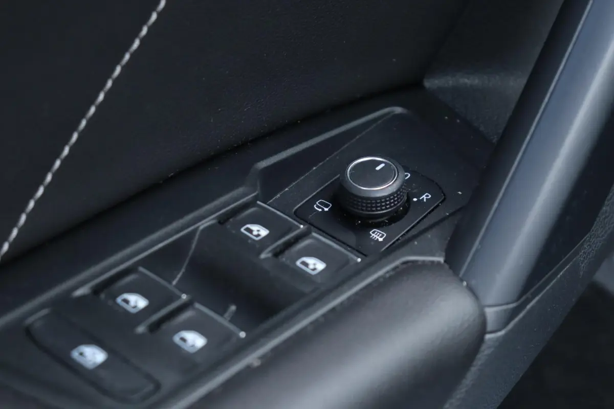1.5 TSI / 2x R-Line / Virtual Cockpit / 150PK / Camera / Matrix LED / Keyless / 20"!