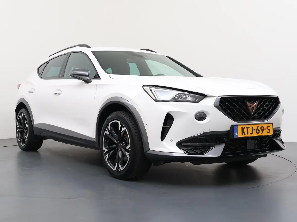 1.4 e-Hybrid Business Edition | Adapt. Cruise | Parkeercamera | Stoelverw. |