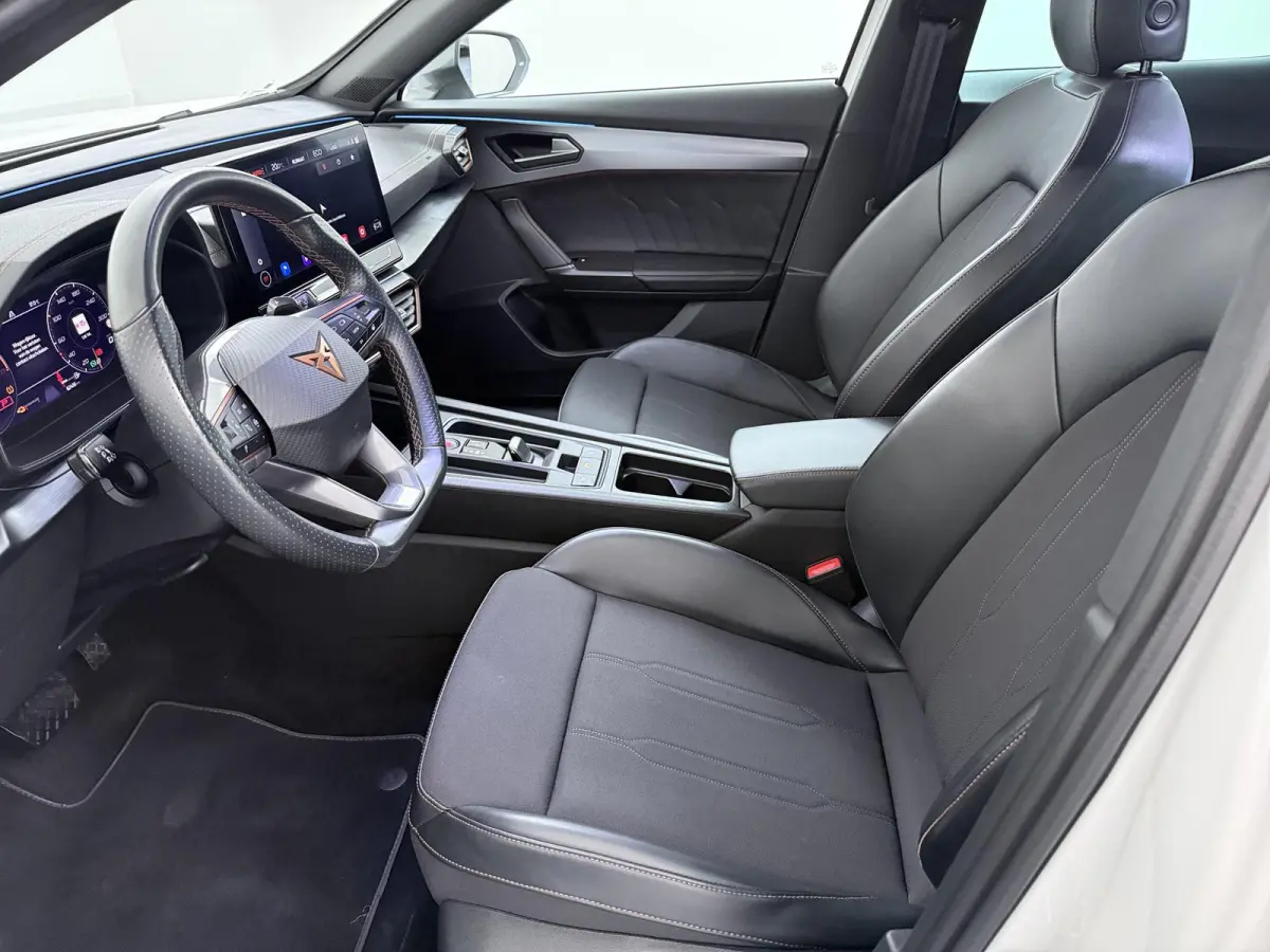 1.4 e-Hybrid Business Edition | Adapt. Cruise | Parkeercamera | Stoelverw. |