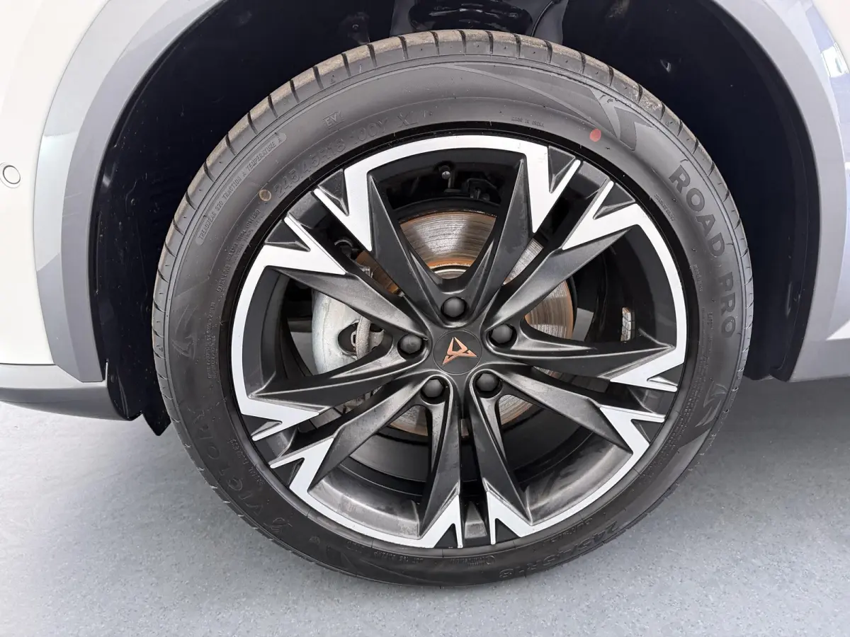 1.4 e-Hybrid Business Edition | Adapt. Cruise | Parkeercamera | Stoelverw. |