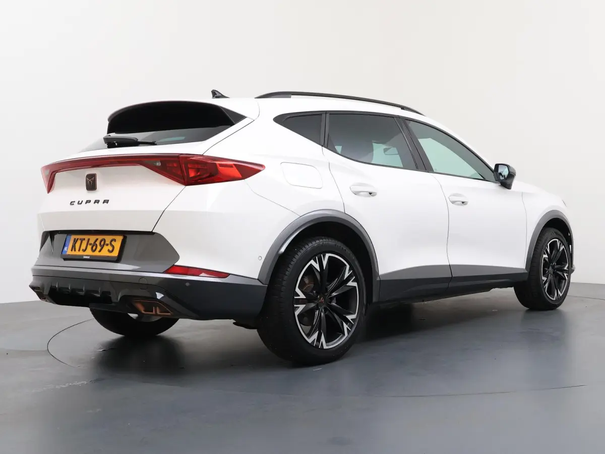 1.4 e-Hybrid Business Edition | Adapt. Cruise | Parkeercamera | Stoelverw. |